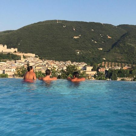 Agriturismo Collerisana 斯波莱托 外观 照片
