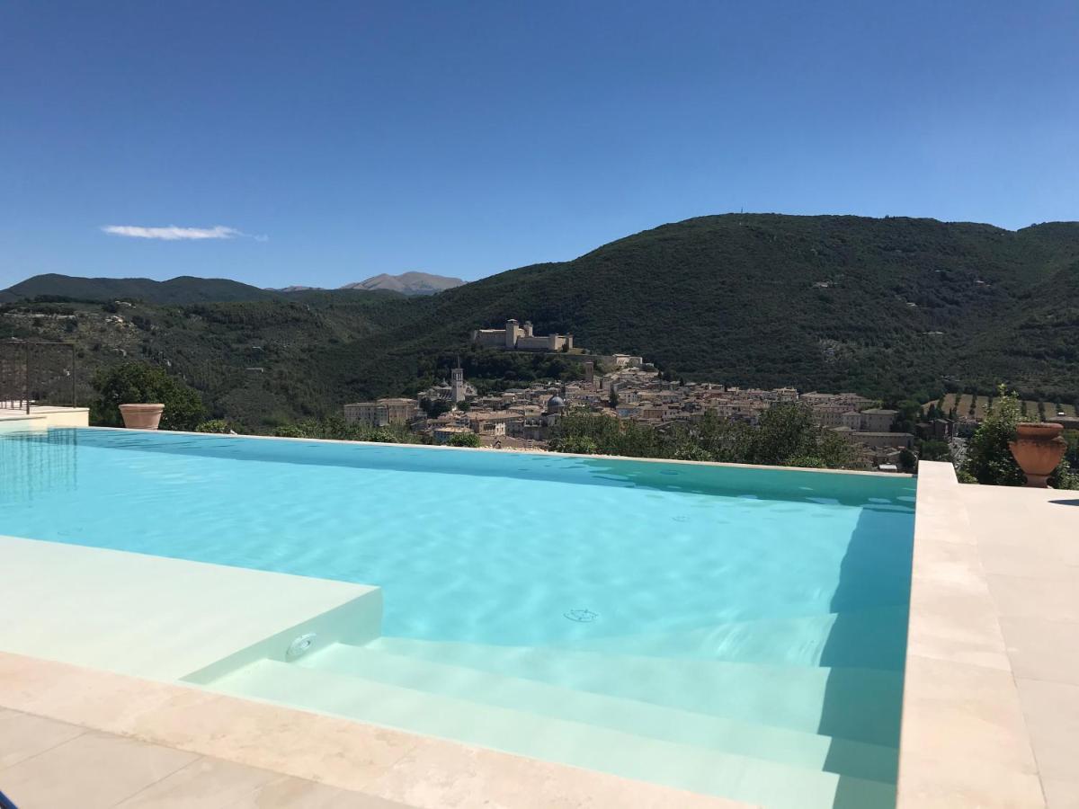 Agriturismo Collerisana 斯波莱托 外观 照片